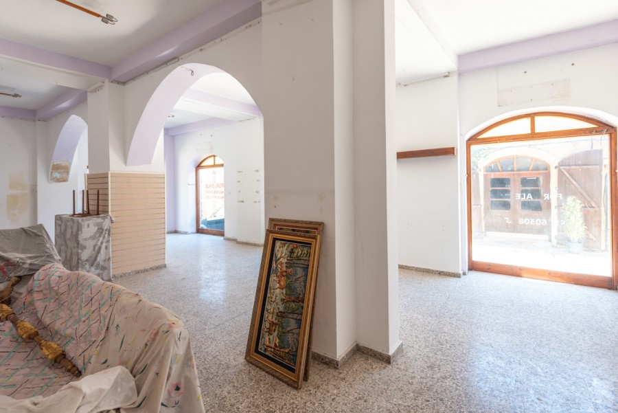 Polis, Polis Shop For Sale | 2624