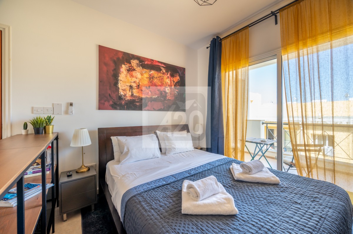 Polis, Polis Studio For Sale | 3085