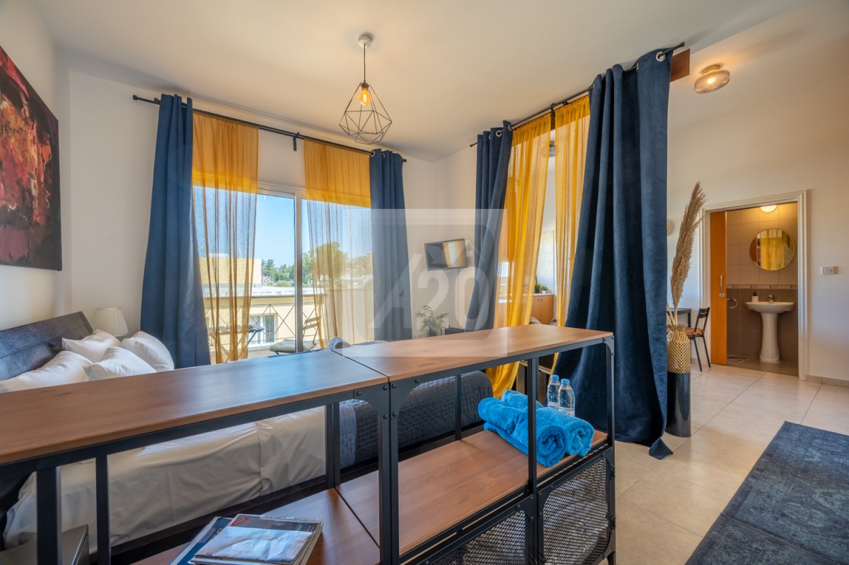 Polis, Polis Studio For Sale | 3085