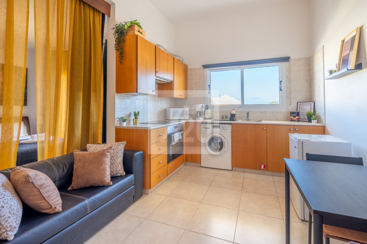 Polis, Polis Studio For Sale | 3085