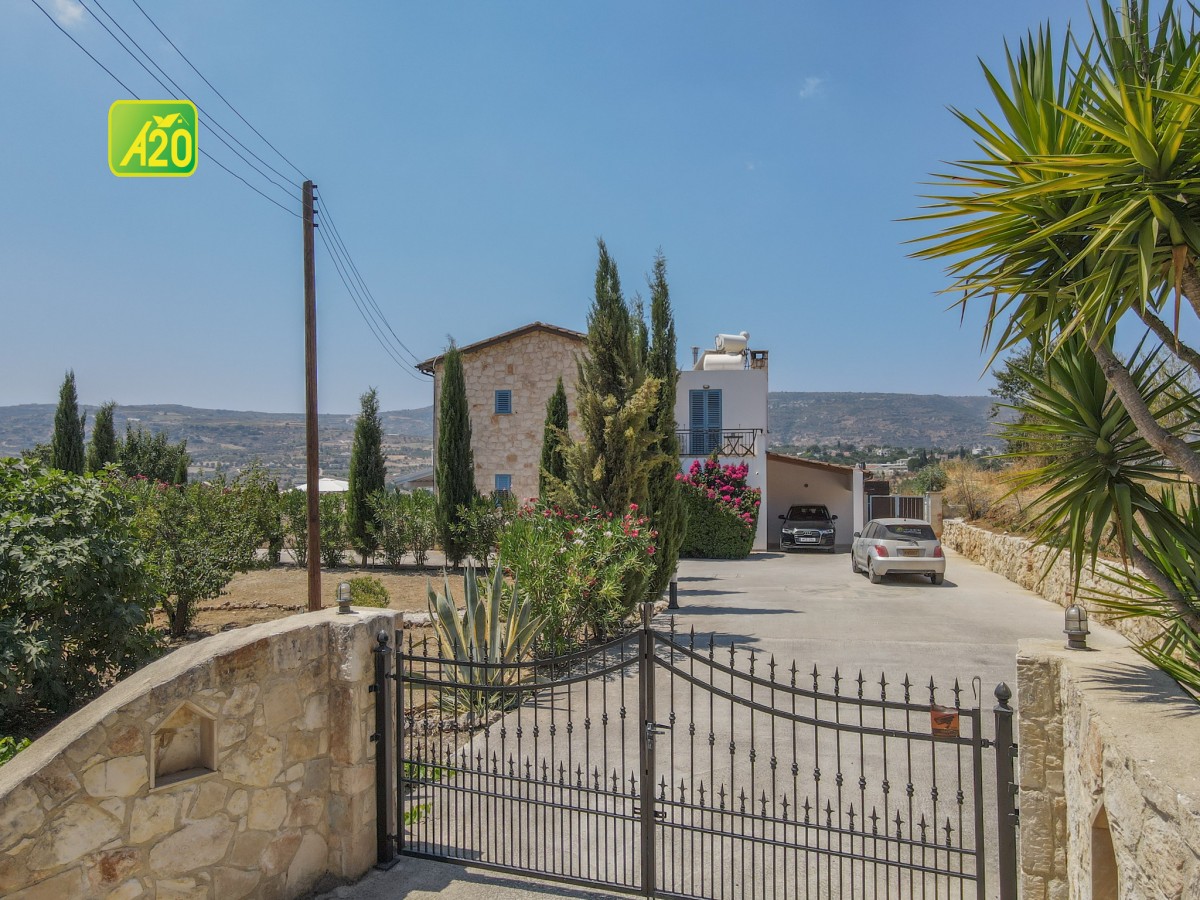 Giolou, Polis Detached Villa For Sale | 3137
